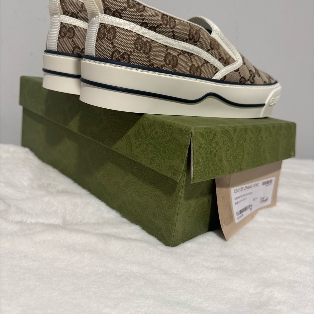 Gucci Brown/Beige GG Supreme Slip-On Sneakers - Picture 5 of 10